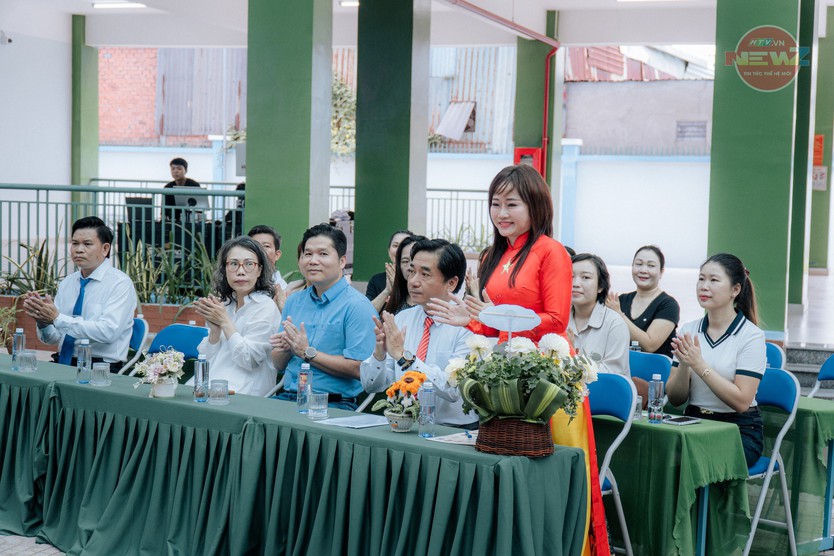 Trường Tiểu học Trần Đại Nghĩa khai giảng năm học mới trên khu đất nghĩa trang Bình Hưng Hòa - Ảnh 3.