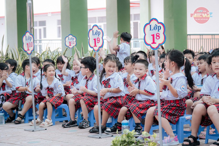 Trường Tiểu học Trần Đại Nghĩa khai giảng năm học mới trên khu đất nghĩa trang Bình Hưng Hòa - Ảnh 4.