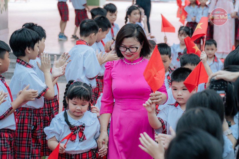Trường Tiểu học Trần Đại Nghĩa khai giảng năm học mới trên khu đất nghĩa trang Bình Hưng Hòa - Ảnh 13.