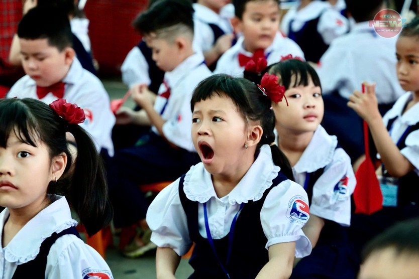 "1001 biểu cảm" của học sinh TP. Hồ Chí Minh trong ngày tựu trường - Ảnh 2.