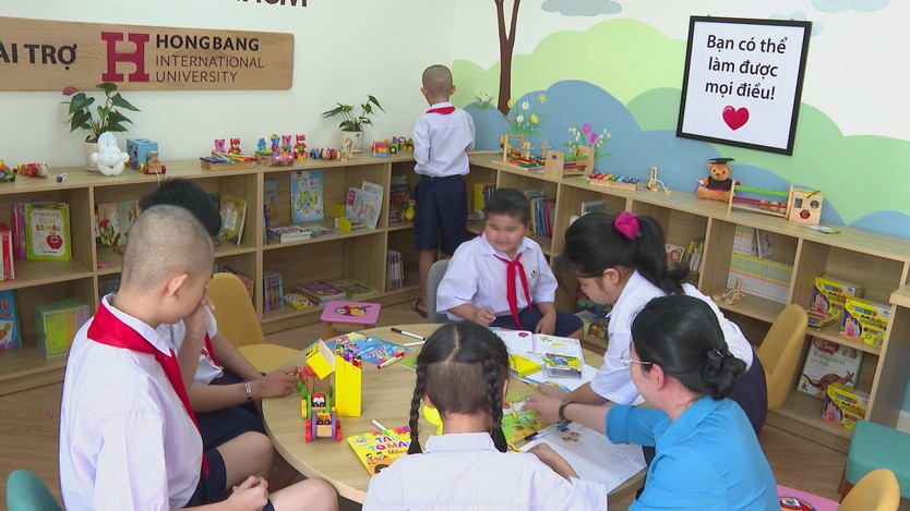 Lễ khai giảng tại những lớp học đặc biệt dành cho bệnh nhi - Ảnh 2.