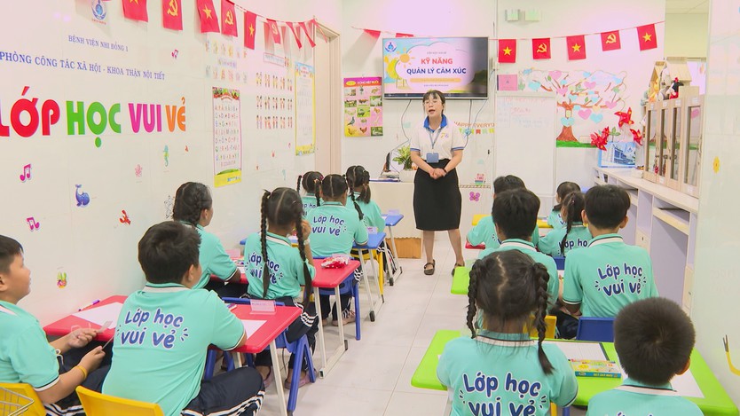 Lễ khai giảng tại những lớp học đặc biệt dành cho bệnh nhi - Ảnh 4.