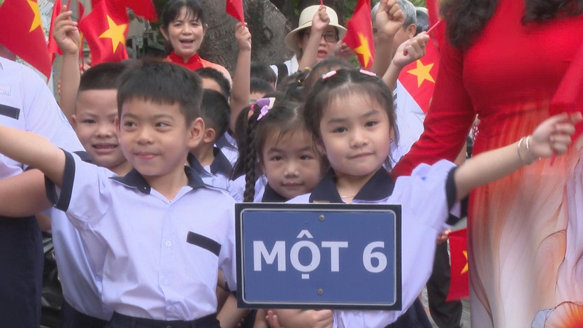 Trường Tân Định chào đón năm học mới trong không khí rộn ràng - Ảnh 1.