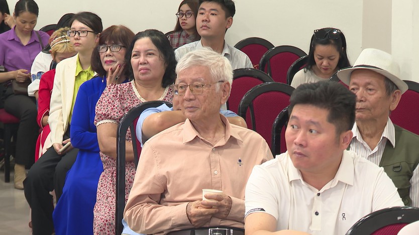 Khi những trang thơ đưa hai nền văn hóa Việt - Trung đến gần nhau- Ảnh 6.