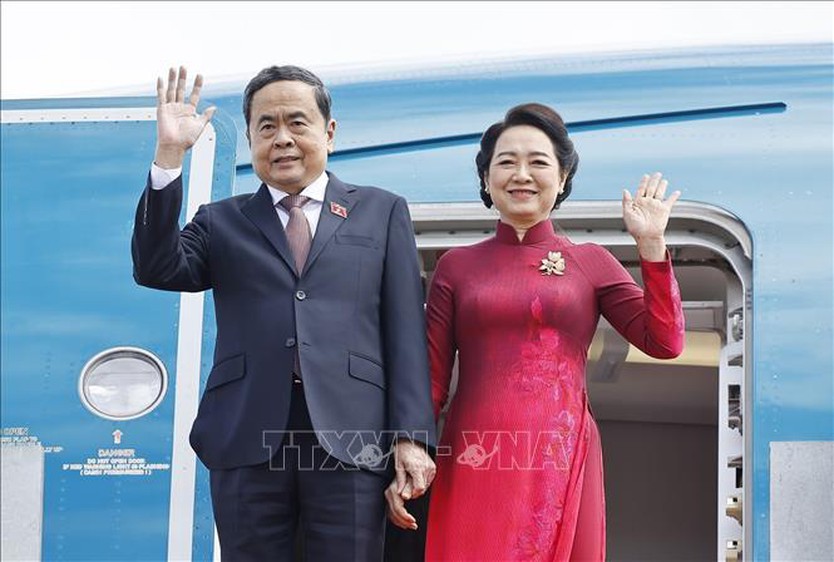 Chủ tịch Quốc hội Trần Thanh Mẫn và Phu nhân bắt đầu thăm chính thức Hàn Quốc- Ảnh 1.