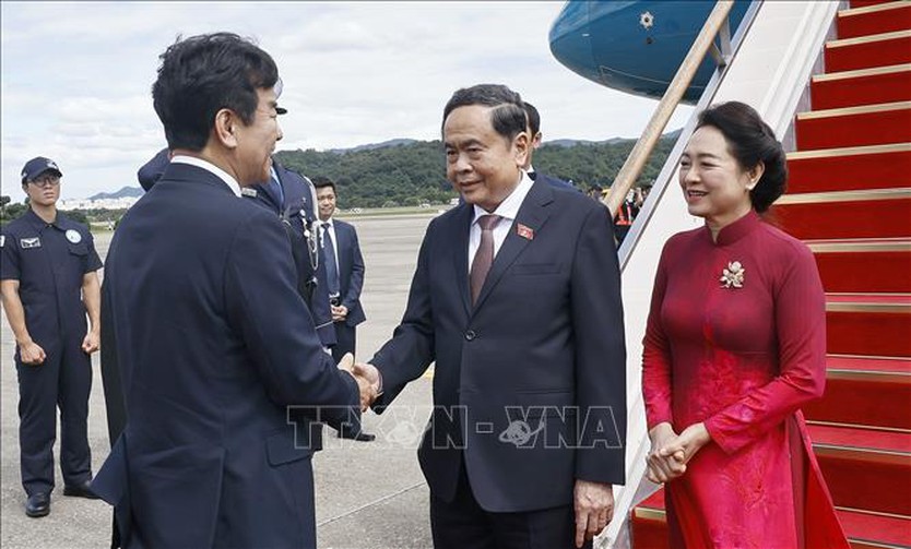 Chủ tịch Quốc hội Trần Thanh Mẫn và Phu nhân bắt đầu thăm chính thức Hàn Quốc- Ảnh 2.