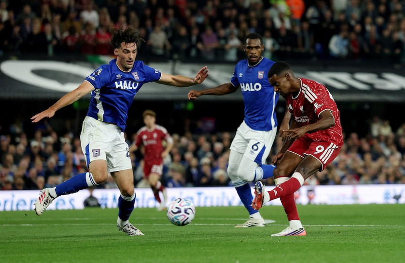 Alexander Isak lập cú đúp sớm, Liverpool giành chiến thắng trước Ipswich - Ảnh 2.