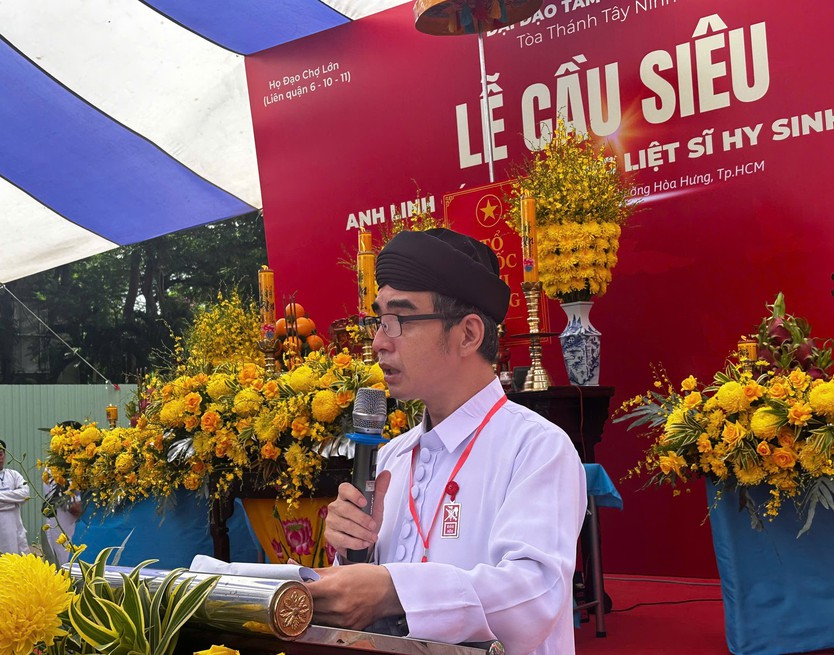 Tín đồ Cao Đài TP. Hồ Chí Minh cầu siêu anh hùng liệt sĩ tại Công viên Lê Thị Riêng- Ảnh 5.