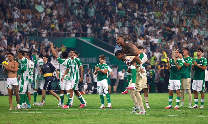 Mbappe đá hỏng phạt đền phút bù giờ, Real Madrid nhận thất bại trước Betis - Ảnh 5.