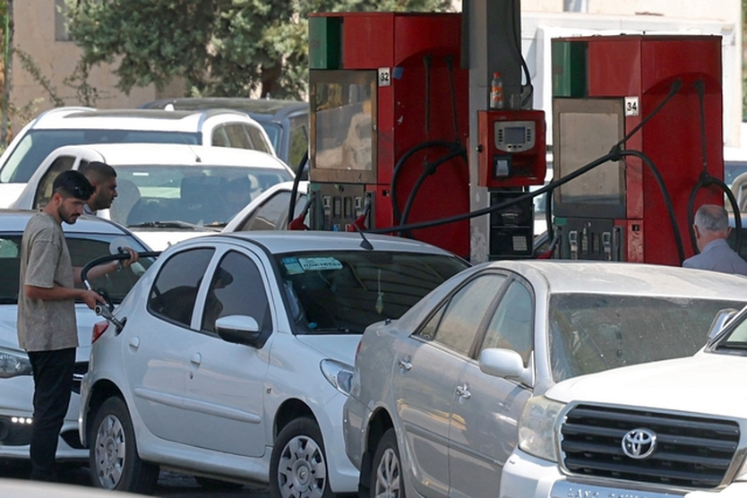 Iran tăng giá xăng- Ảnh 1.