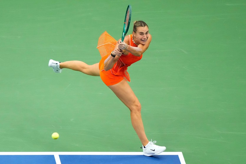 Hai nhà vô địch Sabalenka và Alcaraz thẳng tiến vào tứ kết US Open - Ảnh 1.