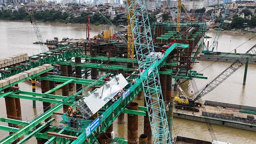 Cầu Trần Hưng Đạo - biểu tượng kiến trúc bắc qua sông Hồng- Ảnh 1.