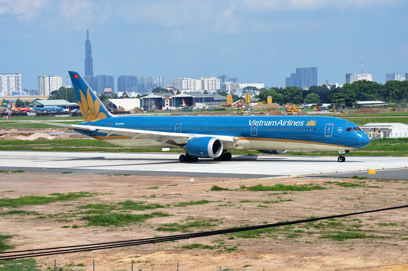 Vietnam Airlines điều chỉnh lịch bay và tăng chuyến đi, đến Jakarta do tro bụi núi lửa - Ảnh 1.