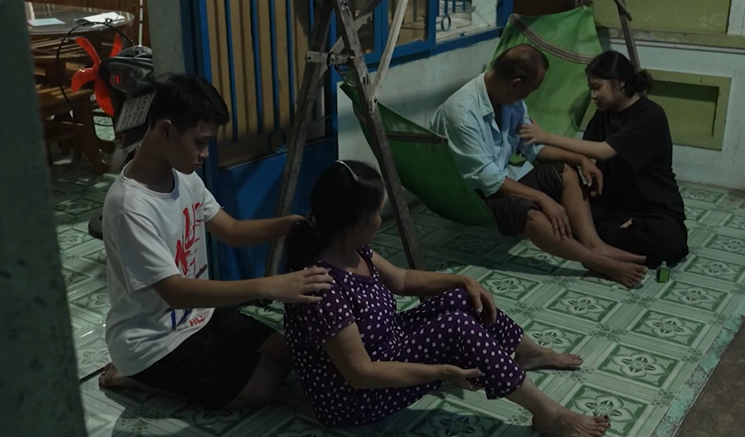 Mái ấm gia đình Việt: Con chỉ mong bữa cơm có đủ cha mẹ- Ảnh 4.