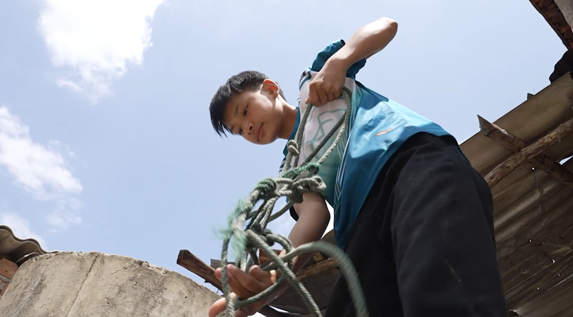 Mái ấm gia đình Việt: Mất cha, mẹ chạy thận, cậu bé sợ mồ côi - Ảnh 4.