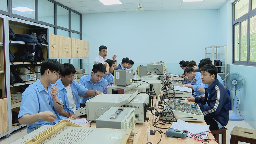 TP. Hồ Chí Minh đẩy mạnh đặt hàng đào tạo nguồn nhân lực chất lượng cao - Ảnh 1.