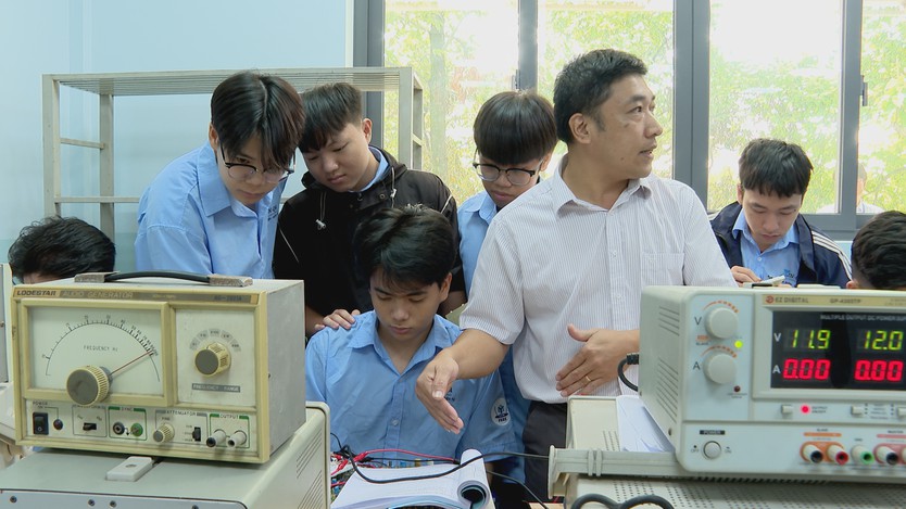 TP. Hồ Chí Minh đẩy mạnh đặt hàng đào tạo nguồn nhân lực chất lượng cao - Ảnh 2.