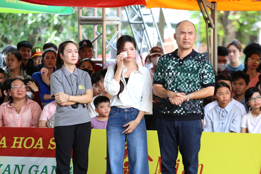 "Mái ấm gia đình Việt" trao hơn 3 tỉ đồng đến 18 em nhỏ tại Vĩnh Long - Ảnh 12.