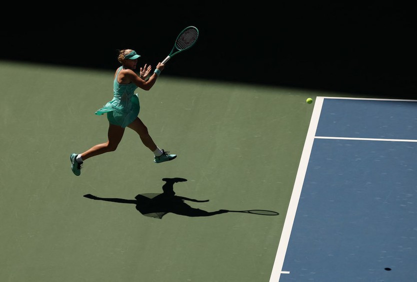 US Open: Rybakina áp đảo Osaka, Zheng Qinwen gây bất ngờ trước Swiatek để vào tứ kết - Ảnh 5.