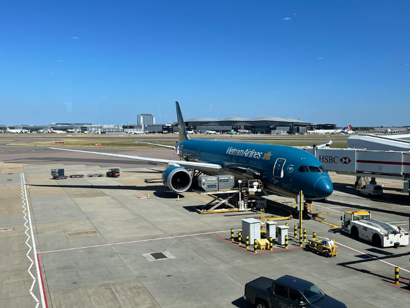 Vietnam Airlines điều chỉnh lịch bay tại Anh do sự cố không lưu - Ảnh 2.