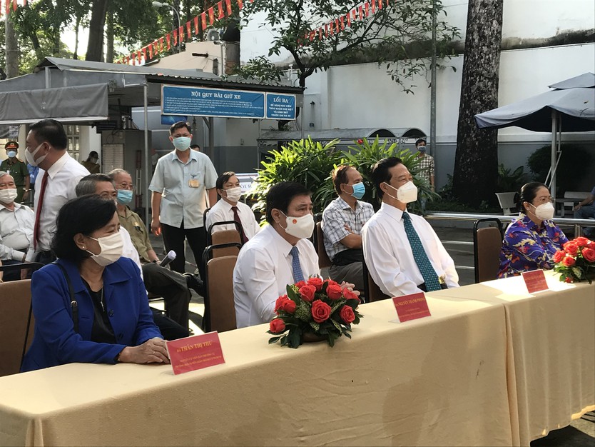 TP HCM: Tỉ lệ bầu cử đến 15 giờ đạt trên 84% - Ảnh 1.