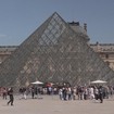 Pháp: Bảo tàng Louvre bị trộm, buộc phải đóng cửa