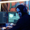 Kỹ sư Intel đánh đổi sự nghiệp vì Microsoft và án phạt nặng nề
