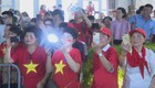 Người dân hào hứng cổ vũ các khối tham gia diễu binh, diễu hành