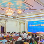 TP. Hồ Chí Minh trao quyết định nghỉ hưu, điều động và bổ nhiệm nhiều lãnh đạo sở, ngành