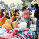 Người dân TP. Hồ Chí Minh gửi quà hướng về vùng lũ miền Bắc