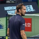 Daniil Medvedev vào bán kết Shanghai Masters 2025
