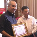 TP. Hồ Chí Minh khen thưởng đạo diễn phim “Địa đạo: Mặt trời trong bóng tối”