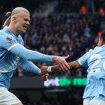 HLV Postecoglou sa thải, Haaland cứu rỗi Man City
