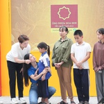 Đinh Mạnh Ninh và Bảo Hân góp mặt trong "Mái ấm gia đình Việt"