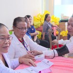 Ban liên lạc Cựu chiến binh Trung đoàn Đặc công 117 khám bệnh cho cựu chiến binh