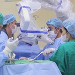 Ứng dụng công nghệ cao: Bệnh nhân 68 tuổi đi lại bình thường sau hai ngày phẫu thuật