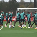 Liverpool tìm lại chiến thắng, Bayern hưng phấn cùng Kompany