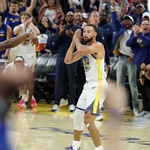 Curry tỏa sáng, Warriors thắng trận thứ hai liên tiếp ở NBA