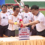 Trận bóng giao hữu quyên góp gần 1,4 tỷ đồng hỗ trợ đồng bào bị ảnh hưởng bão số 10