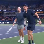 Jannick Sinner bỏ cuộc ở Thượng Hải Masters vì chấn thương