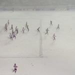 Siêu phẩm “xe đạp chổng ngược” dưới mưa tuyết tại Canada