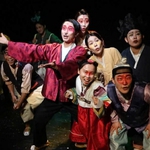 Cuối tuần, xem hát bội, cải lương, kịch quốc tế