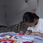 Mái ấm gia đình Việt: Ngọc Trân nuôi ước mơ làm bác sĩ để chữa bệnh cho bà và cha