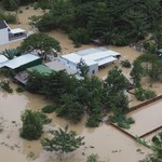 Khánh Hòa khẩn trương tiếp tế vùng lũ, tập trung khắc phục thiệt hại sau mưa lớn