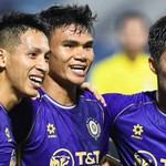 CLB Hà Nội bất ngờ thắng đậm... Liverpool