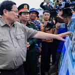 Thủ tướng: Triển khai "chiến dịch Quang Trung" thần tốc dựng lại nhà cho đồng bào bị thiên tai