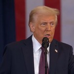 Tổng thống Trump tuyên bố phong tỏa không phận Venezuela