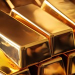 Thị trường ngày 6/11: Giá vàng lao dốc và giá xăng dầu thấp nhất trong 2 tuần qua