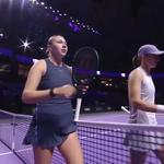 Anisimova xuất sắc giành vé vào bán kết WTA Finals