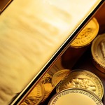 Thị trường ngày 8/11/2025: Giá vàng giữ giá ở mức cao và giá xăng dầu phục hồi nhẹ